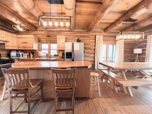 Private kitchen - Sleeping Bear Resort (Lake Ann)