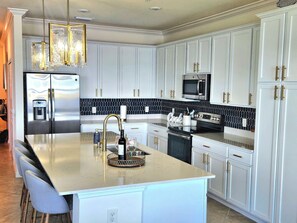 ダイニングテーブル