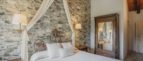 5 chambres, fer et planche à repasser, Wi-Fi gratuit, draps fournis