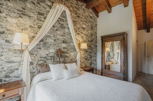 Country House 'La Puerta Del Rio Lobos Il' with Private Pool, Private Terrace and Wi-Fi