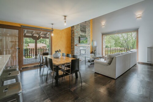 Maison de campagne "La Puerta Del Rio Lobos Il" avec piscine privée, terrasse privée et Wi-Fi