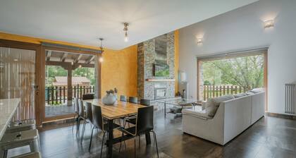 Maison de campagne "La Puerta Del Rio Lobos Il" avec piscine privée, terrasse privée et Wi-Fi