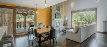 Country House 'La Puerta Del Rio Lobos Il' with Private Pool, Private Terrace and Wi-Fi