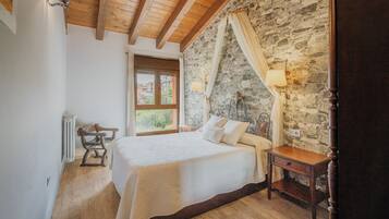 5 dormitorios, tabla de planchar con plancha, wifi gratis y ropa de cama