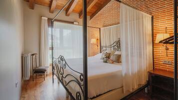 5 slaapkamers, een strijkplank/strijkijzer, gratis wifi, beddengoed