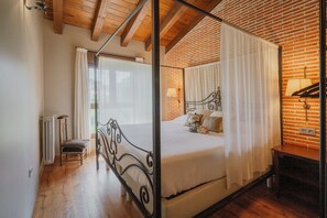 5 chambres, fer et planche à repasser, Wi-Fi gratuit, draps fournis