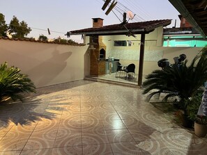 Outdoor dining - Coastal Comfort (Portal de Anchieta Anchieta)