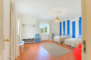 4 Schlafzimmer, Bügeleisen/Bügelbrett, kostenloses WLAN, Bettwäsche