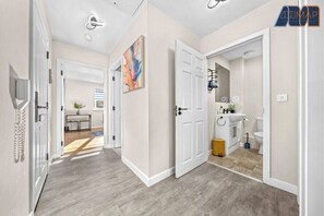 Hårtørrer, håndklæder