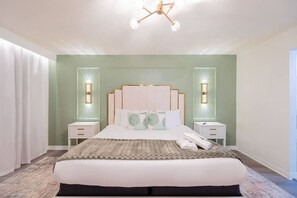 4 bedrooms, iron/ironing board, travel cot, WiFi - Cozy 4br House w/ EV Charger & Perfect Location! (Kissimmee)