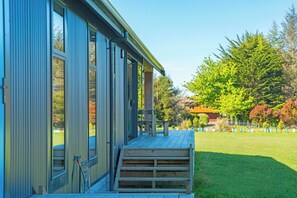 Exterior detail - Lush Escape - Lake Taupo Holiday Home (Turangi)
