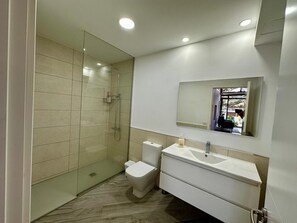 淋浴設備、風筒、提供毛巾