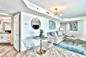 TV - Beach SPECIAL BayView Resort, 1 Bedroom Suite (Myrtle Beach)