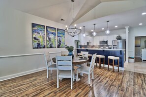 Dining - Magnolia Lake · 3BR Golf & Beach Getaway (Myrtle Beach)