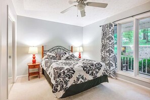 6 Schlafzimmer, Bügeleisen/Bügelbrett, Reisekinderbett, WLAN