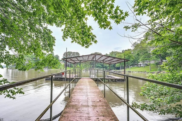 Cadiz Vacation Rental | 6BR | 3BA | Stairs Required | 3,000 Sq Ft