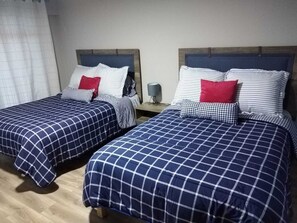 2 soverom, strykejern/-brett, wi-fi og sengetøy