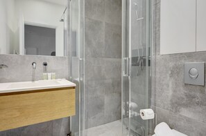 Bruser, hårtørrer, håndklæder