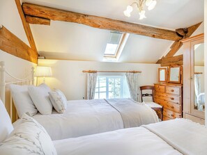 3 bedrooms, free WiFi, bed sheets