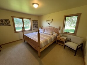 4 soverom, skrivebord, strykejern/-brett og wi-fi (inkludert)