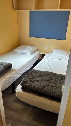 2 bedrooms, WiFi - 2-bedroom mobile home with water park and sea nearby (Agde)