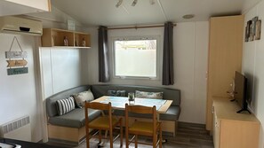 Dining - 2-bedroom mobile home with water park and sea nearby (Agde)