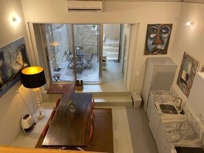 Dining - LuxiStay Aliados - Central Historic Downtown Apt (Porto)