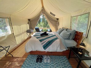 Tält Deluxe - utsikt mot bergen