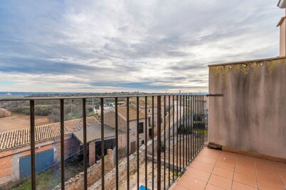 Casa rural 'Cal Emilia' con terraza privada, Wi-Fi y aire acondicionado