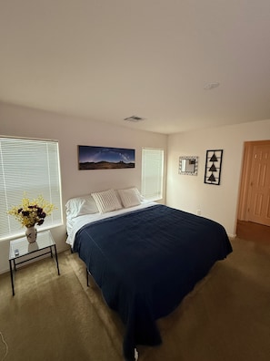 4 chambres, bureau, Wi-Fi gratuit, draps fournis