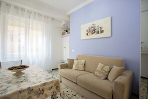 Living area - Vatican Station (Roma)