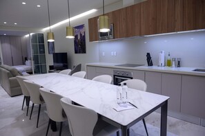 Apartemen | 2 kamar tidur dan internet