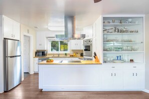 House (3 Bedrooms) | Interior - East Valley Manor by Avantstay Minutes to the Beach (Santa Barbara)