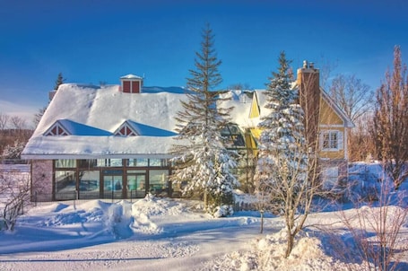 Exterior. Romantic Country Getaway