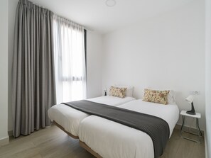 3 bedrooms, desk, iron/ironing board, travel cot