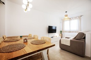 Dining - Vacation Home 'Amura House' with Private Garden, Balcony and Wi-Fi (El Cotillo)