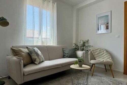 Views of the Castell de Alacuas