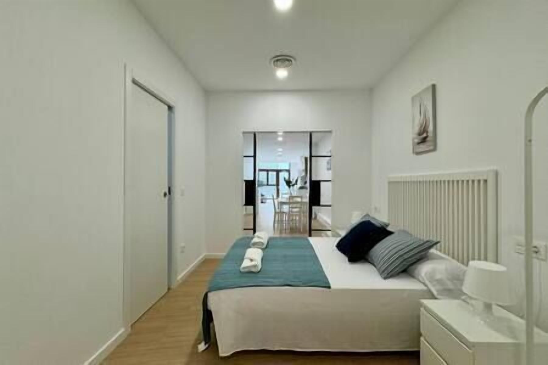 1 bedroom, travel cot, WiFi, bed sheets