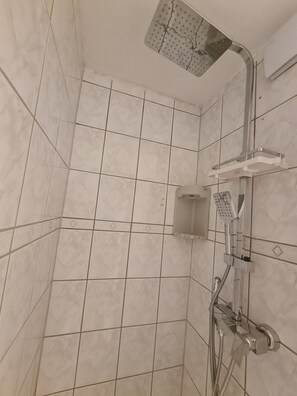 Bathroom - 30N Apartment  (Kelmis)