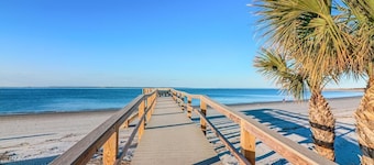 Pools + Tennis | Walk to Shops & Restaurants | Coastal Condo