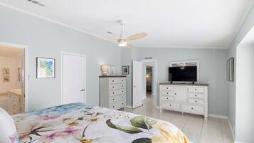 3 bedrooms, desk, iron/ironing board, free WiFi