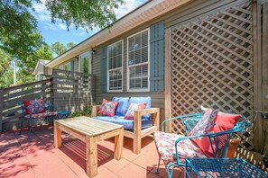 Terrace/patio - Pet-Friendly, Stylish 3-Bedroom Home with Outdoor Oasis (Tybee Island)
