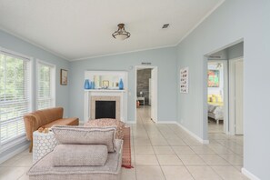 3 soverom, skrivebord, strykejern/-brett og wi-fi (inkludert)