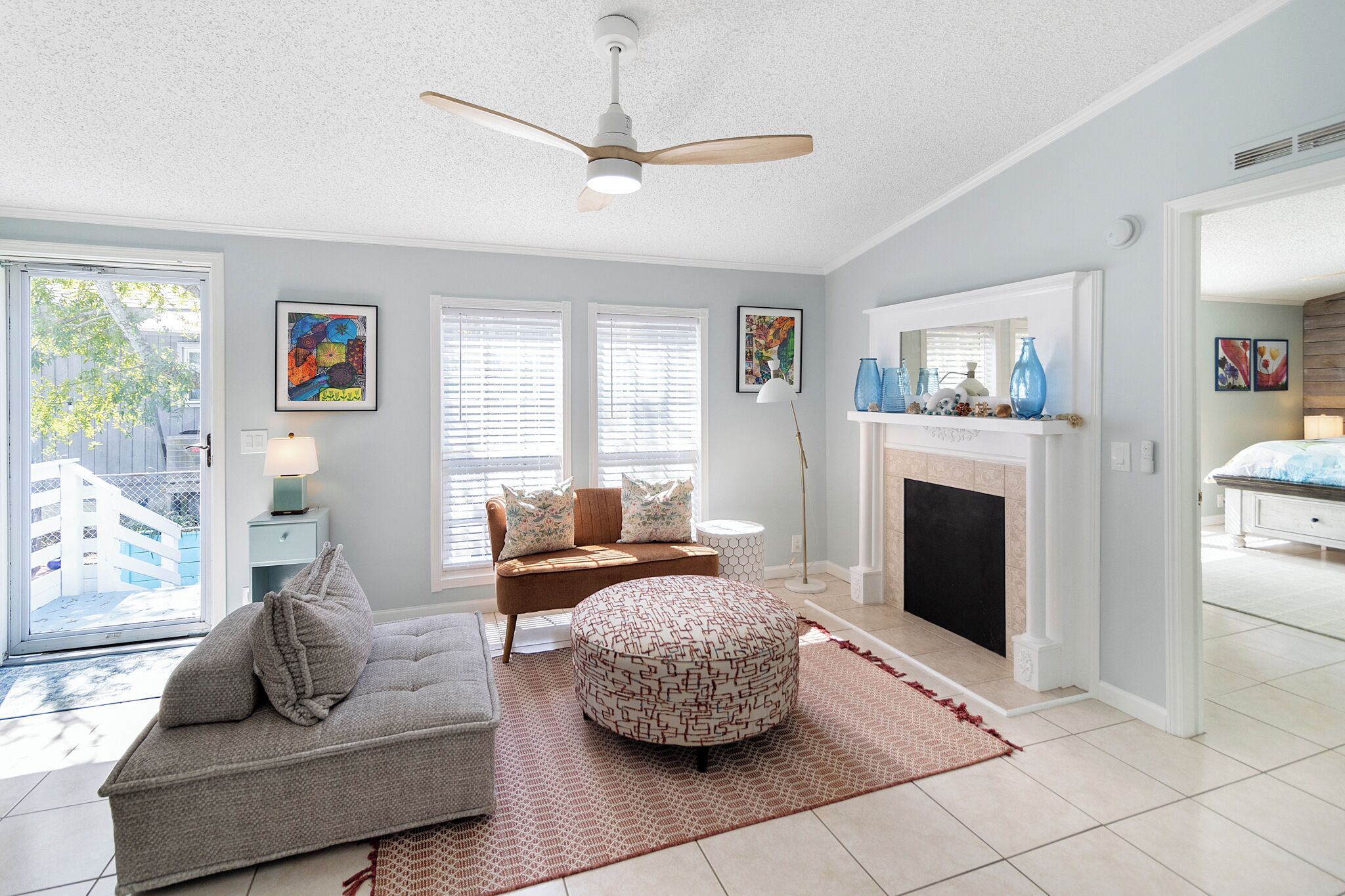 TV, fireplace, offices