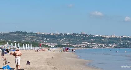 House with sea view vast marina