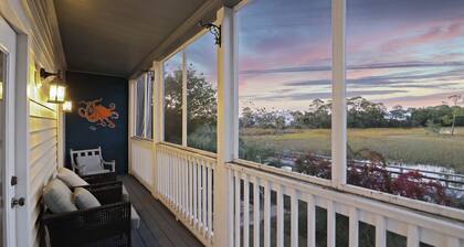 Sunset View Retreat | Screened Porch + Outdoor Lounge