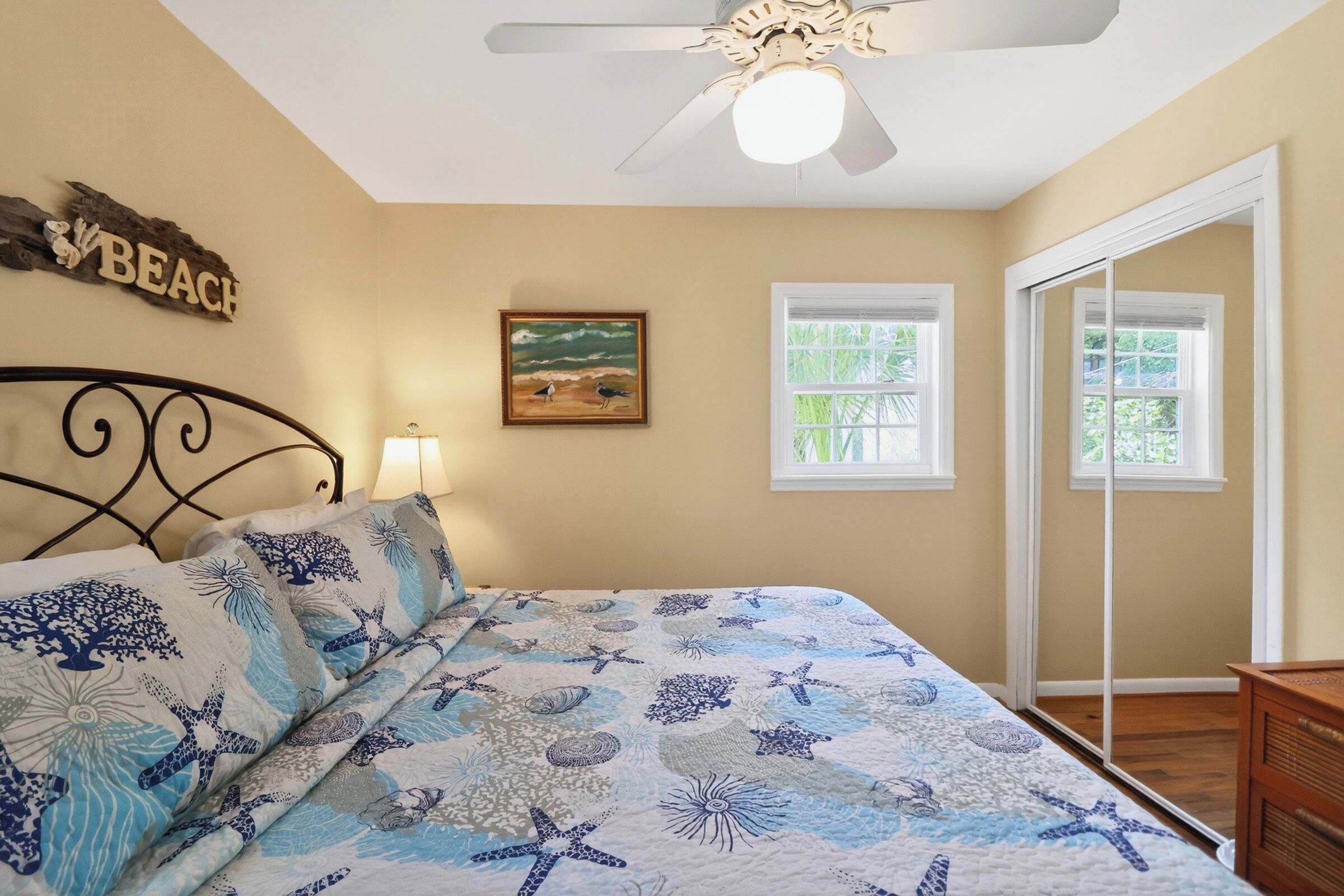 3 bedrooms, iron/ironing board, WiFi (free), bed sheets