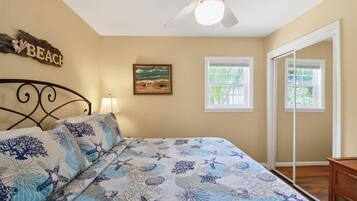3 bedrooms, iron/ironing board, WiFi (free), bed sheets
