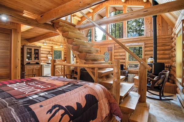 1 bedroom, desk, travel cot, free WiFi