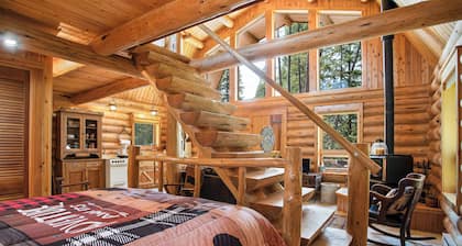 Creekside log cabin near Flathead Lake
